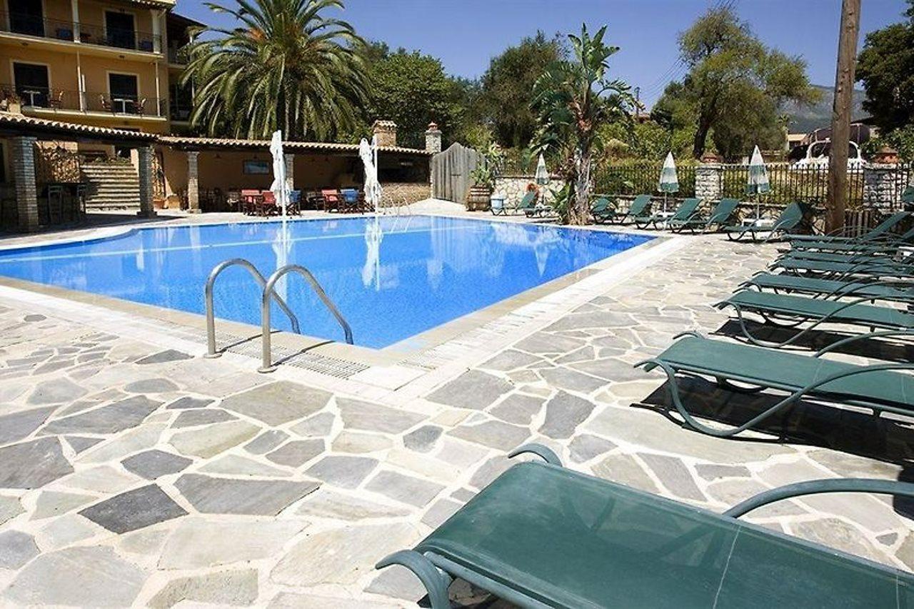 Yannis Servos Barbati Apartments Екстер'єр фото